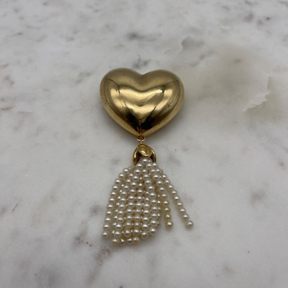 Vintage Estee Lauder Small Golden Heart Compact Lucidity Powder Medium 02 .06 oz